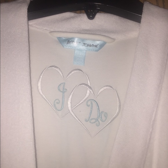 Bridal Robe - Picture 5 of 6